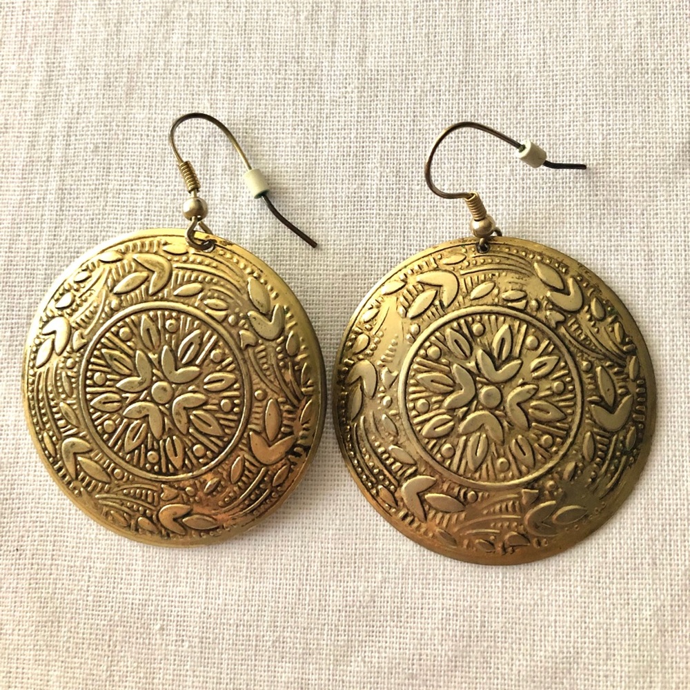 Vintage boho floral gold tone pierced earrings